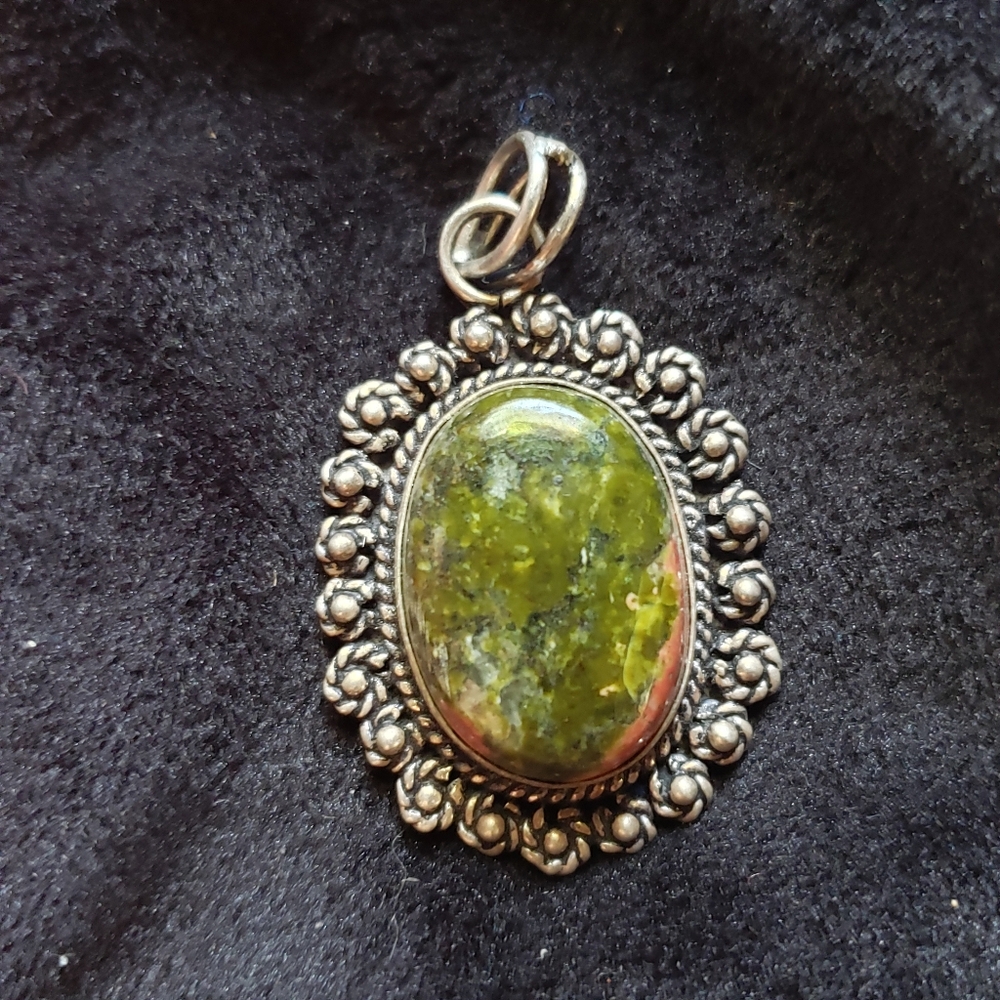 Silver unakite pendant